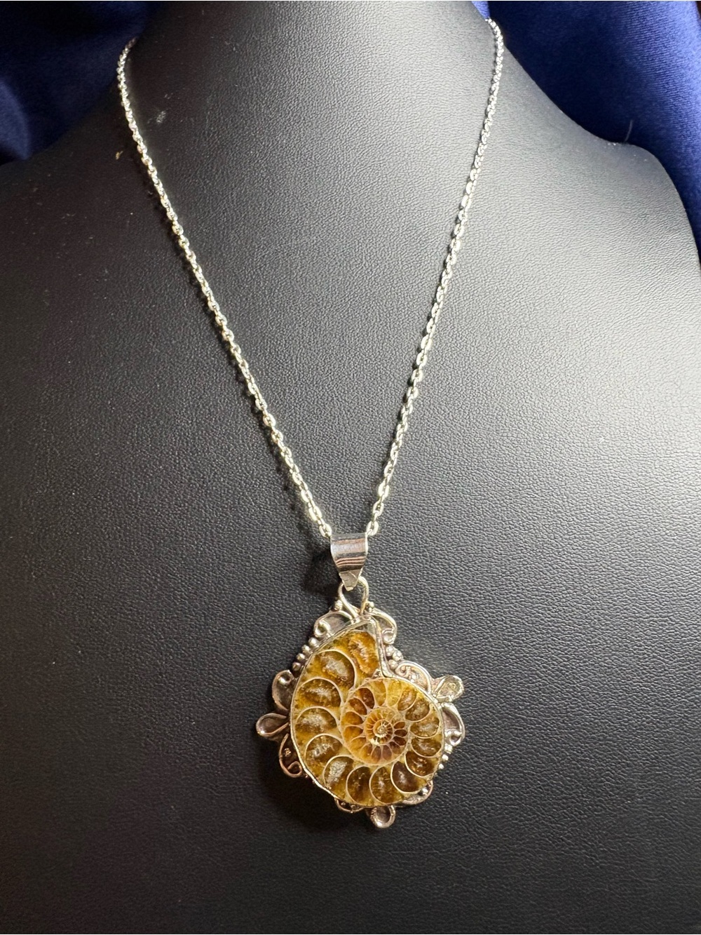 🤩Necklace Silver Genuine Ammonite Fossil Pendant on 18" Chain - Picture 4 of 6